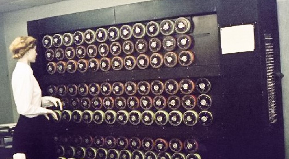 De la civilización Maya a Bombe: una interpretación evolutiva de la Inteligencia Artificial
