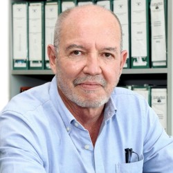Dr. Ramón A.